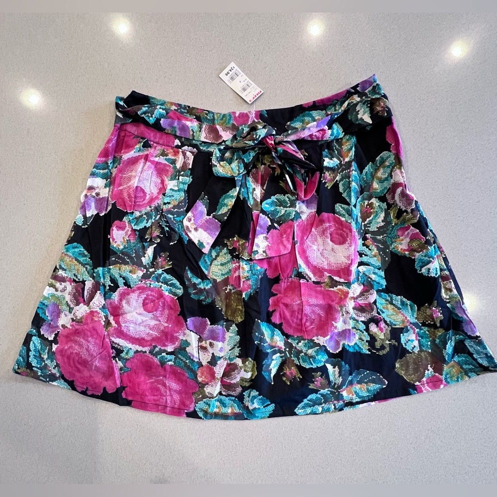 Angie A-Line Skirt Floral Tie Front or Back Lined Side Zip Sz Medium NWT Cotton